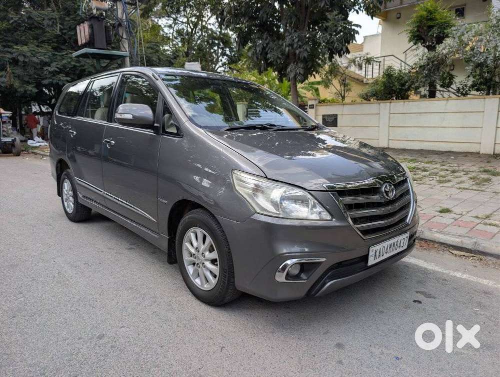 Toyota Innova 2.5 V 7 STR, 2013