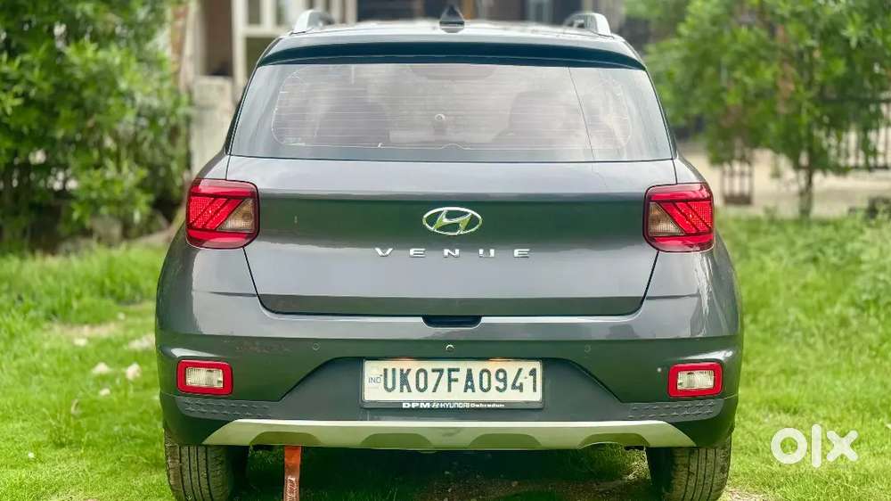 Hyundai Venue 2021 Petrol Well Maintained
