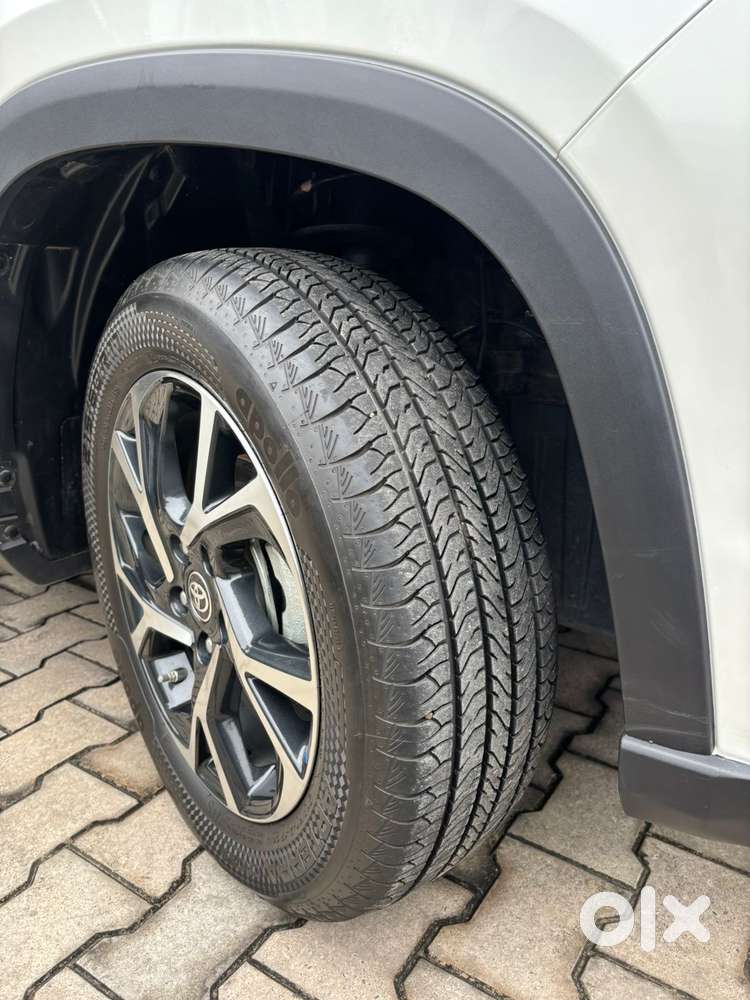 Toyota Urban Cruiser Hyryder 1.5 V Neo Drive At, 2024