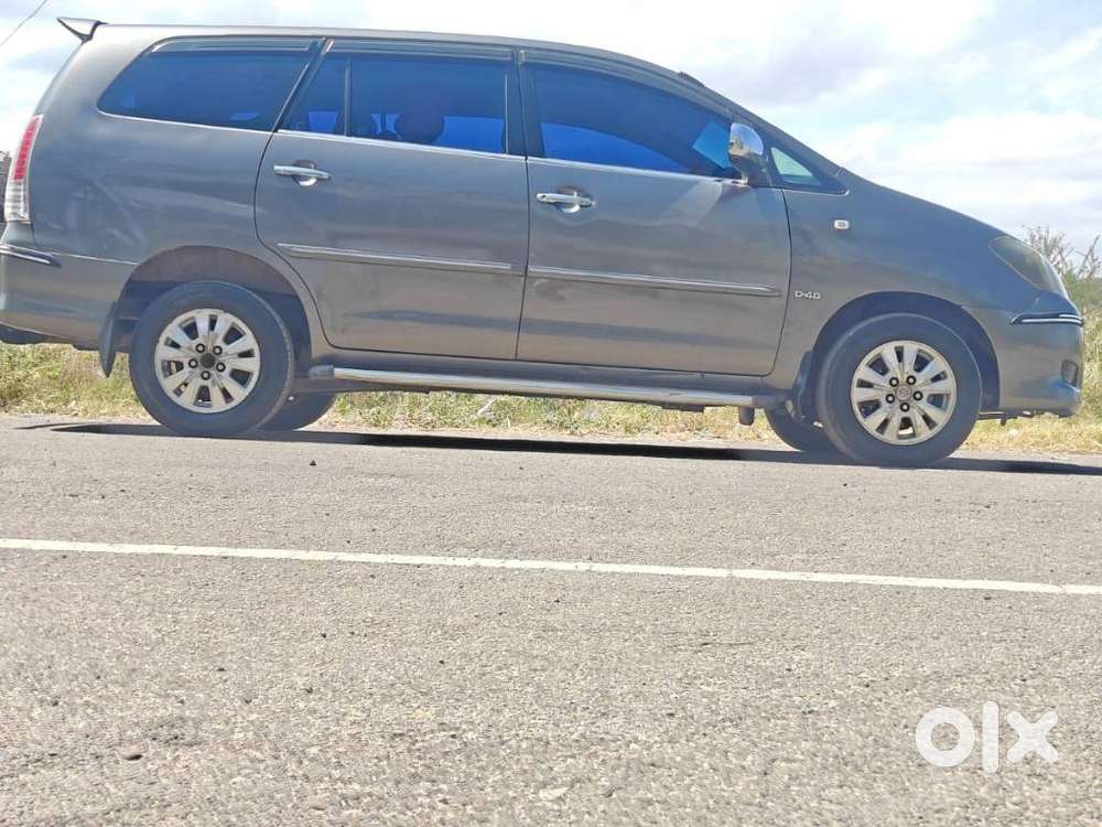 Toyota Innova 2.5 Vx 8 Seater Bs Iv, 2009, Diesel