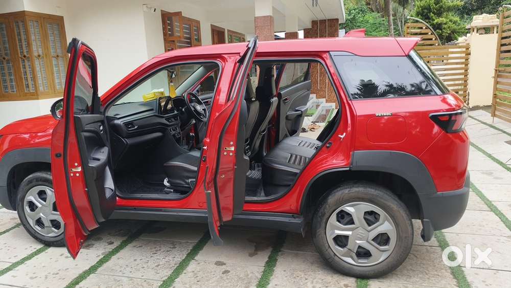 2023 Maruti Brezza Lxi Petrol Manual  33,211 Km
