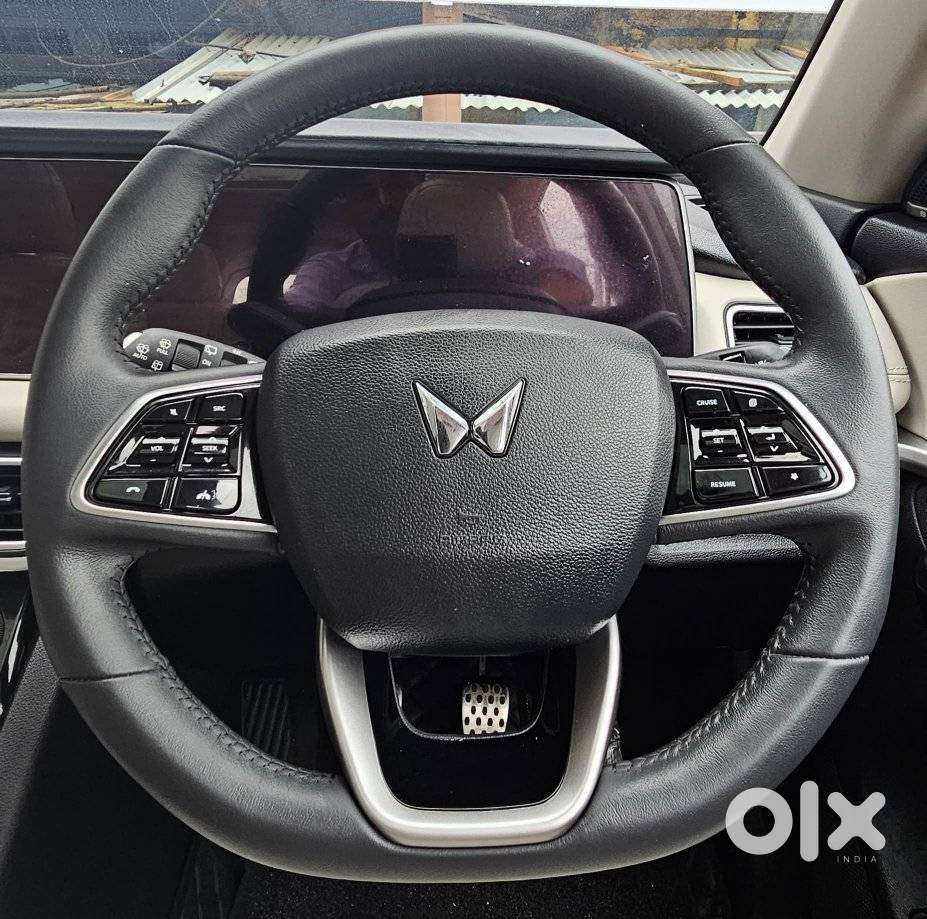 Mahindra Xuv700 2.2 Ax 7 Diesel Mt Luxury Pack Str, 2023, Diesel