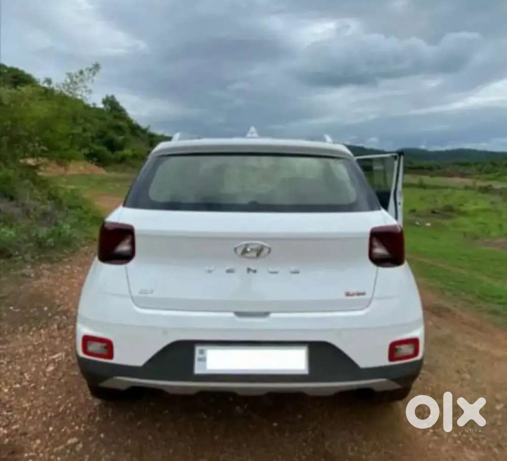Hyundai Venue 2021 Petrol 53000 Km Driven