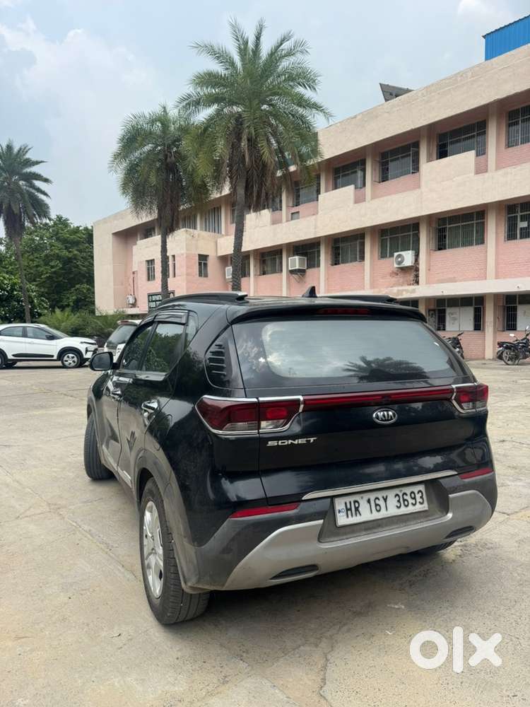 Kia Sonet Petrol 2021
