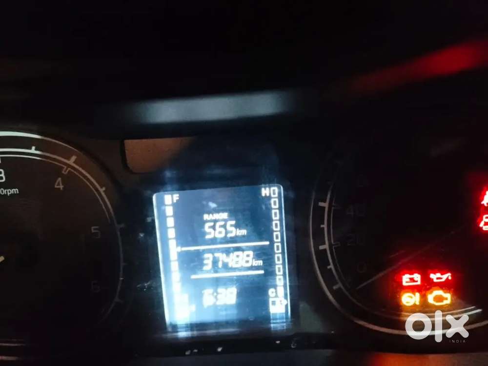 Maruti Suzuki Brezza 2016 Diesel 37488 Km Driven Single Handed