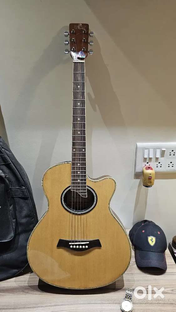 Guitar with tunner