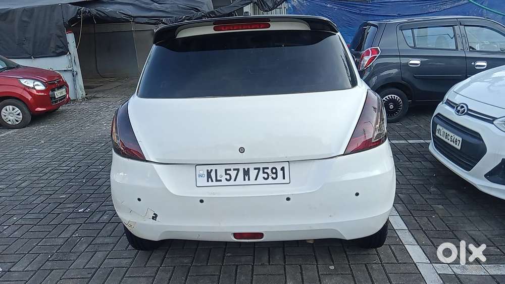 Maruti Suzuki Swift Vxi + Manual, 2015, Petrol