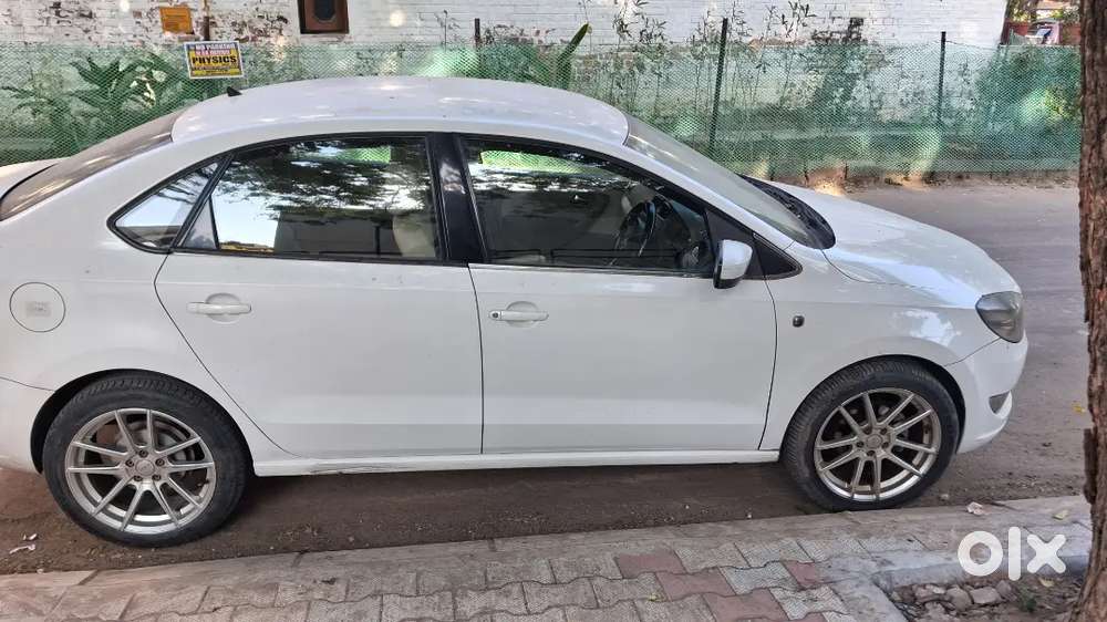 Skoda Rapid Elegance 2015