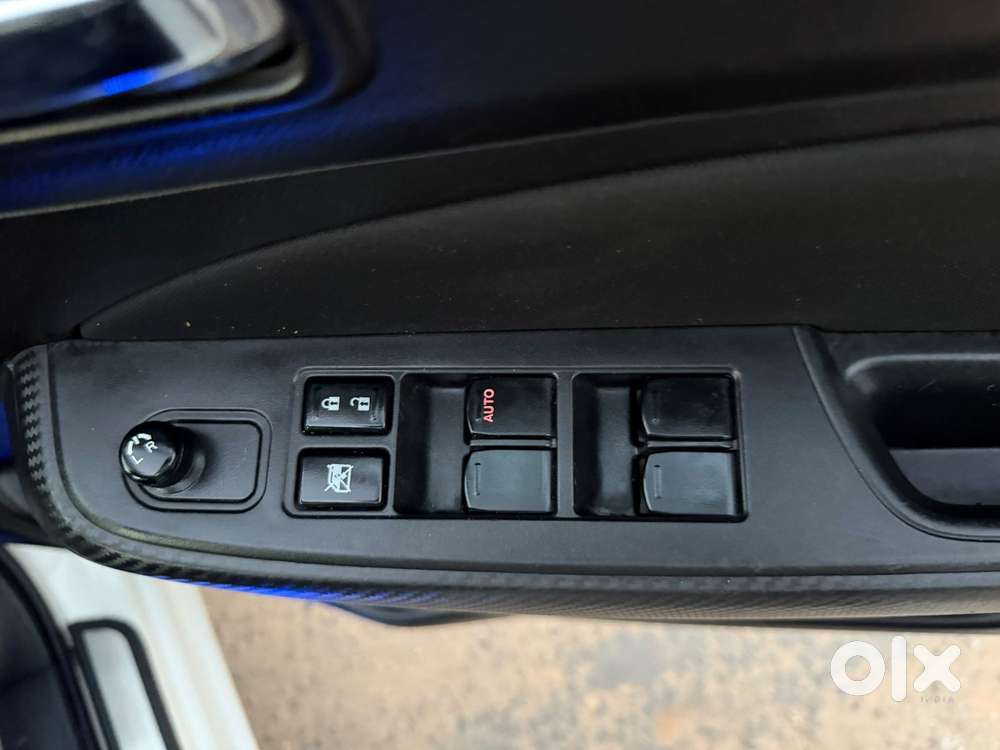 Maruti Suzuki Swift Vxi Optional, 2021, Petrol