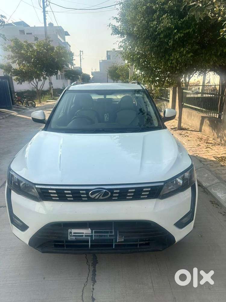 Mahindra Xuv300 2022 Diesel Well Maintained