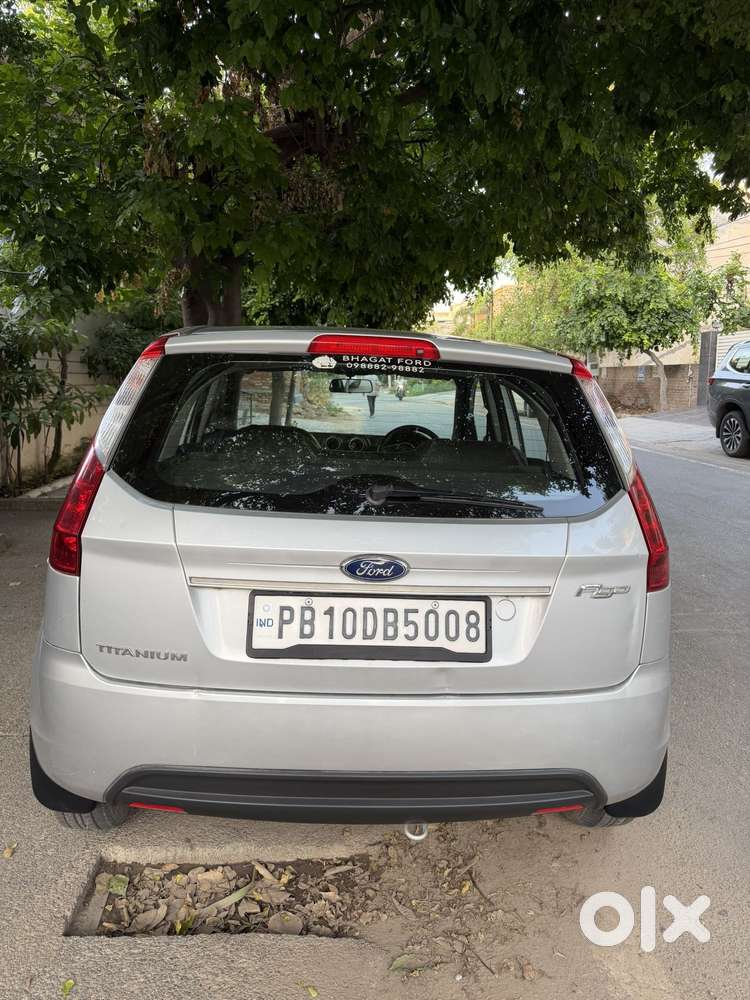 Ford Figo Petrol Titanium, 2011, Petrol