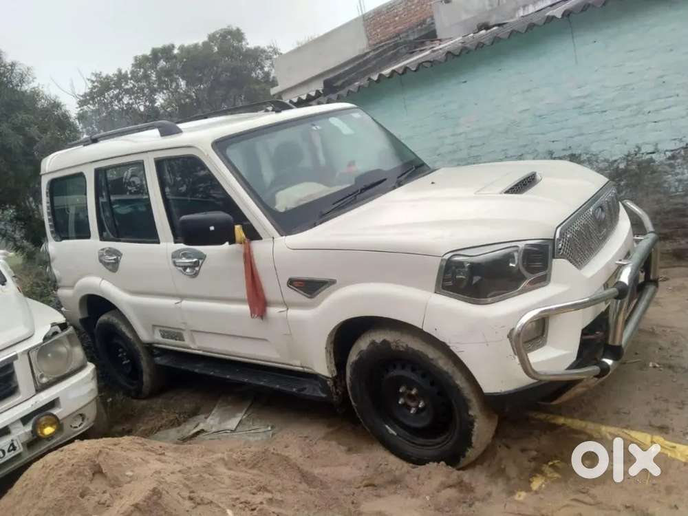 Mahindra Scorpio S6+