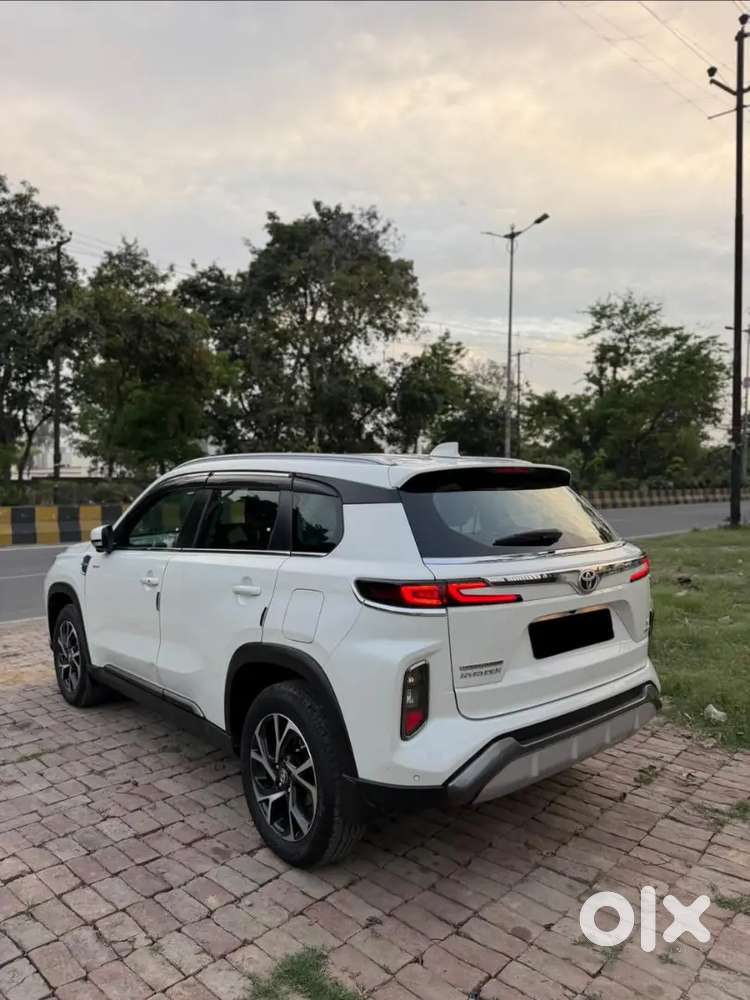 Toyota Urban Cruiser Hyryder 2025 Petrol Well Maintained