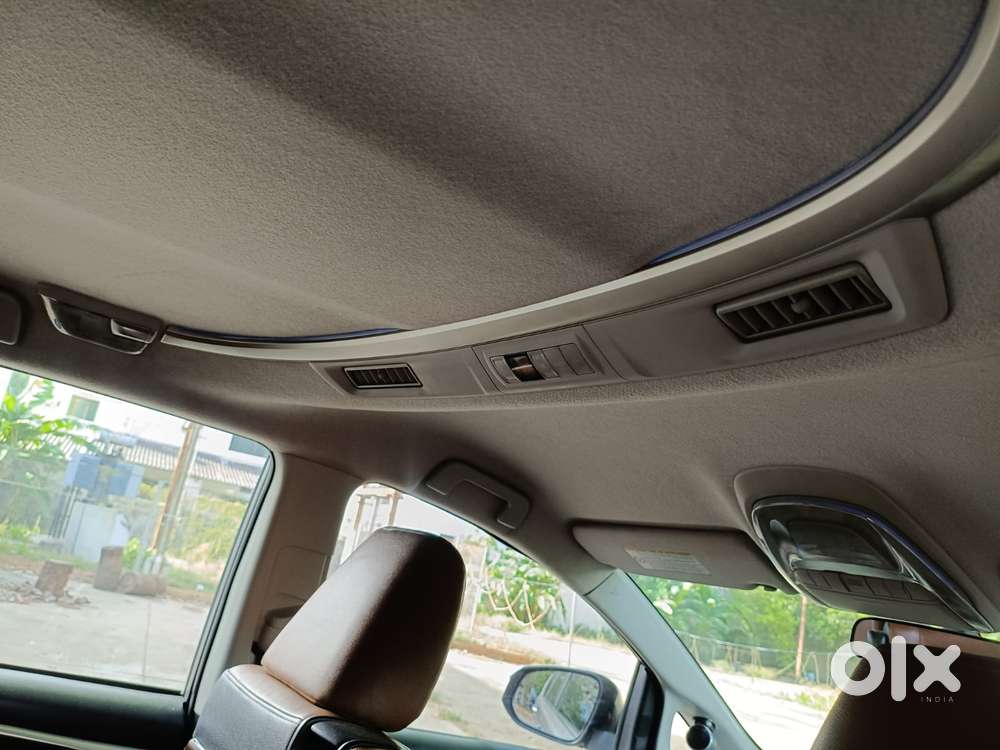 Toyota Innova Crysta 2.8z Automatic, 2016, Diesel