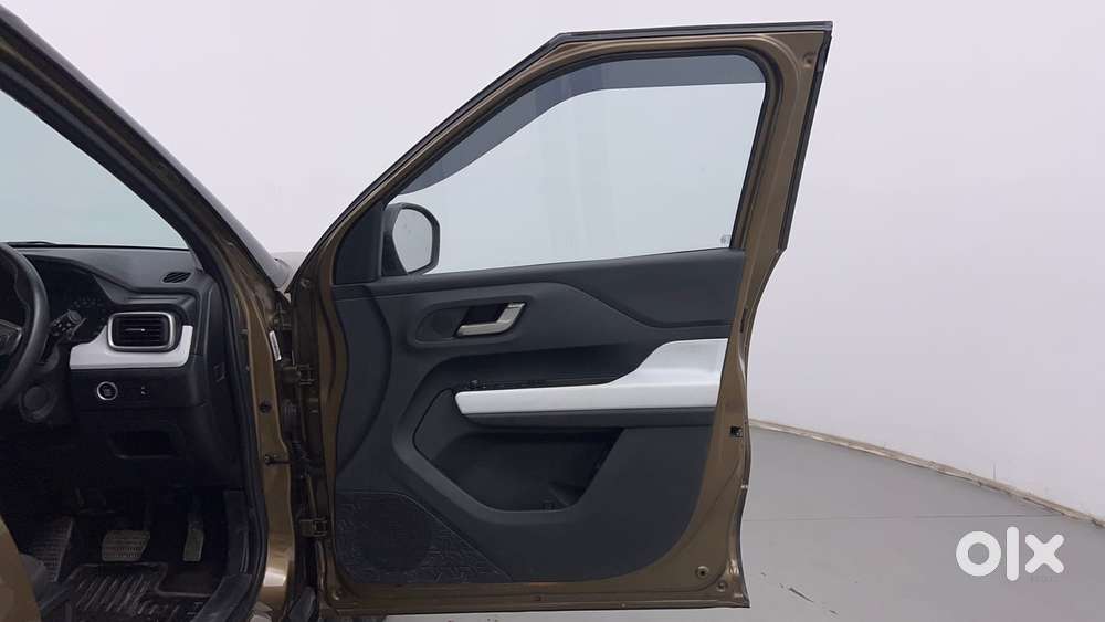 Tata Punch 1.2 Revotron Creative Amt Dual Tone, 2023, Petrol