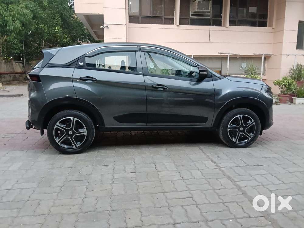 Tata Nexon Smart 1.2 Revotron Petrol 5 Mt, 2024, Cng & Hybrids