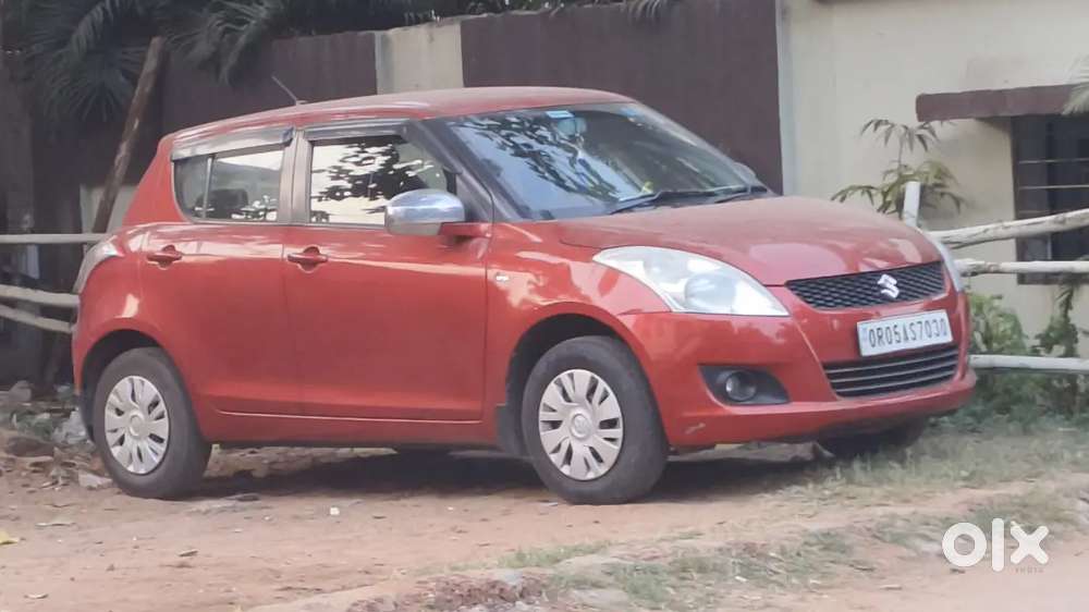 Swift Maruti Lxi 2012