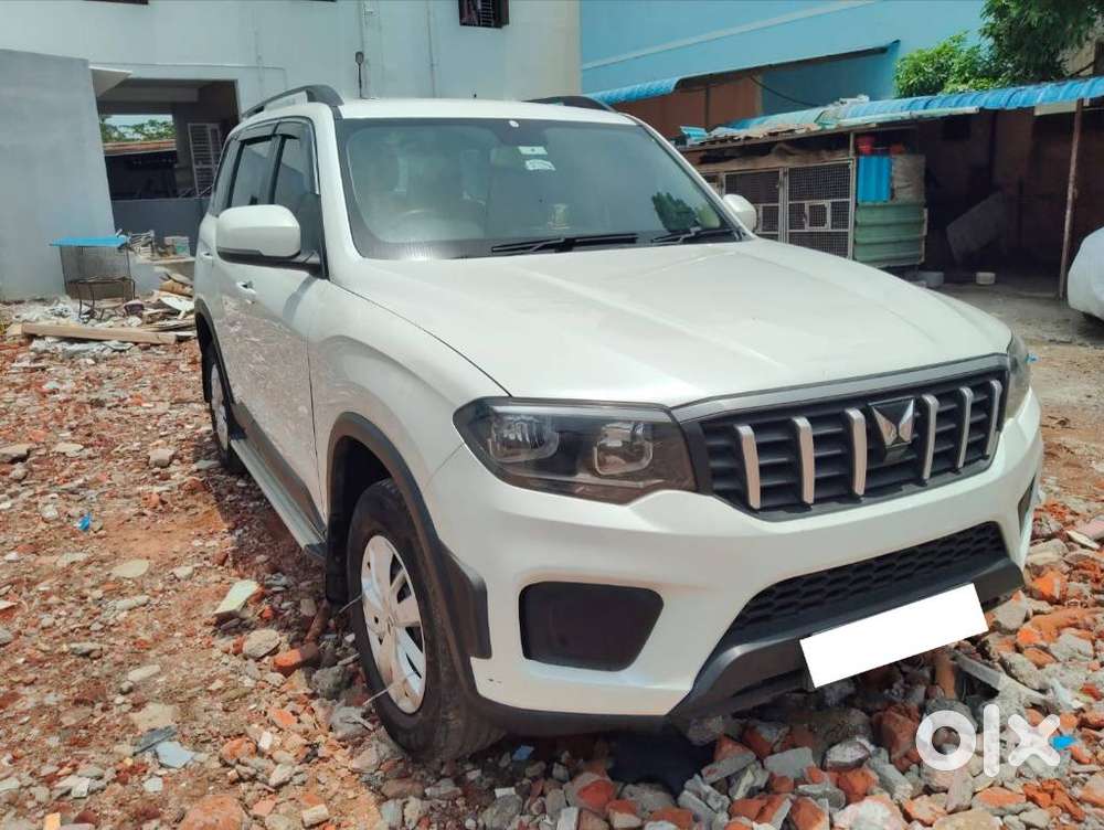 Mahindra Scorpio N Z4 Petrol Mt 7 Str, 2023, Petrol