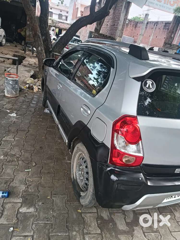 Toyota Etios Cross 2015