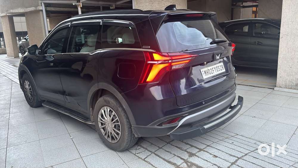 Mahindra Xuv700 2.0 Ax 3 Petrol At 5 Str, 2023, Petrol