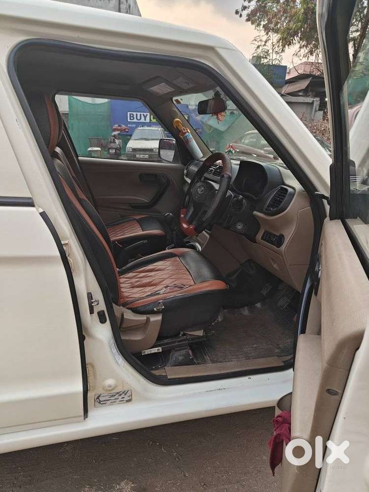 Mahindra Tuv 300 T4, 2020, Diesel