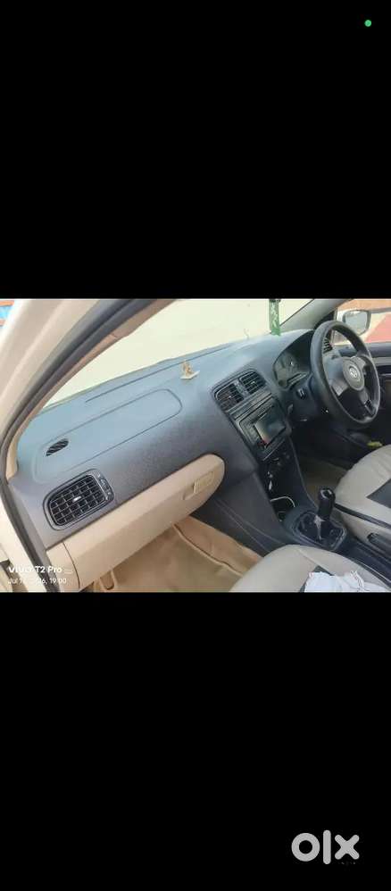 Volkswagen Polo Comfortline डीज़ल 2012
