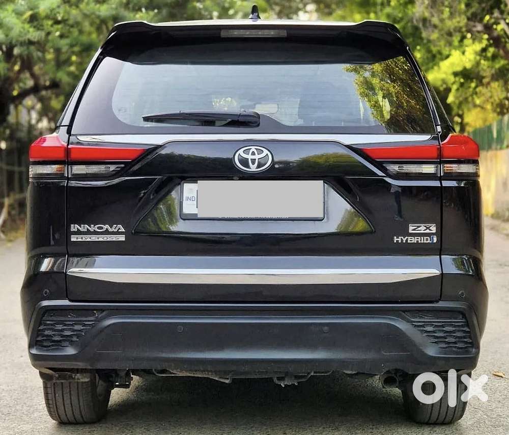 Toyota Innova Hycross 2.0 Zx (o) Hybrid 7 Str, 2025, Petrol