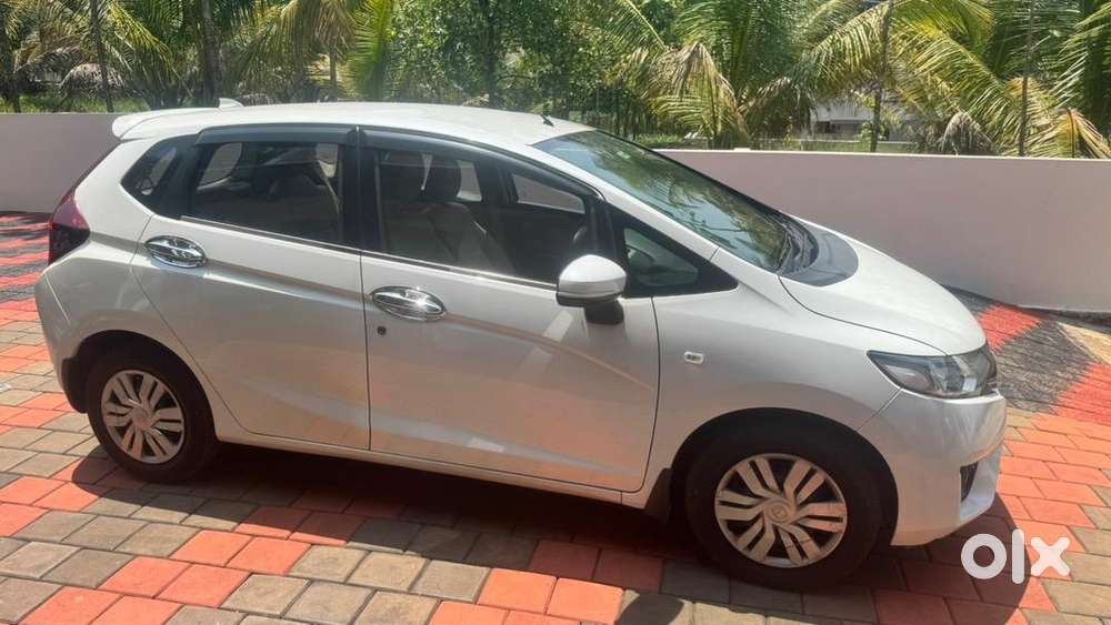 Honda Jazz 2017 Petrol Automatic 43000km 4 New Tyre New Battery