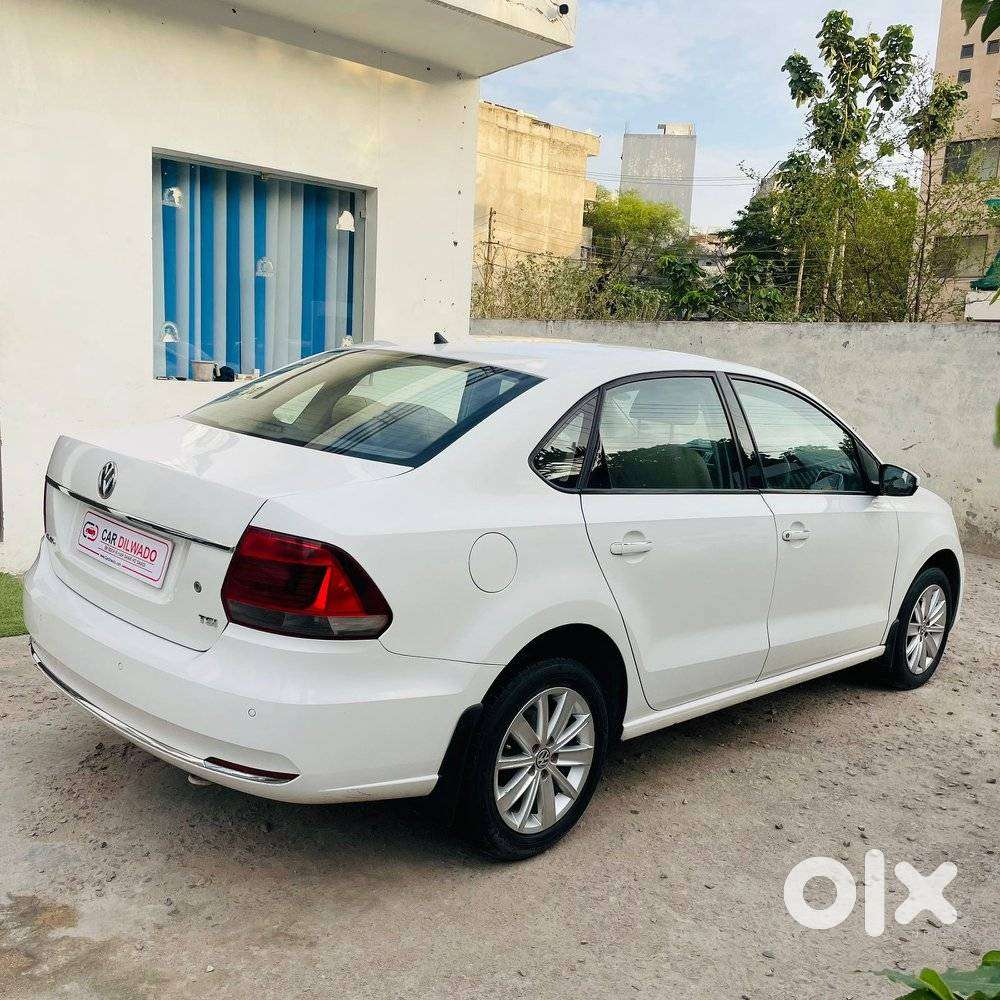 Volkswagen Vento 1.2 Tsi Highline Plus At, 2016, Petrol
