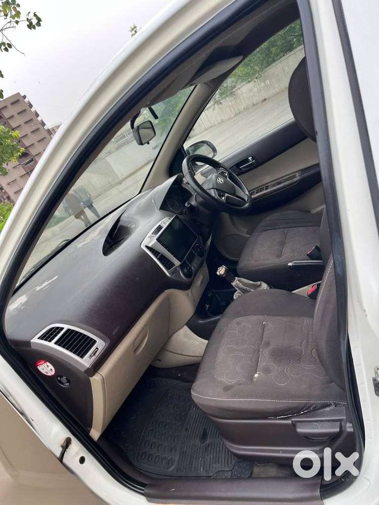 Hyundai I20 1.2 Asta, 2011, Cng & Hybrids