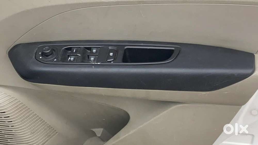 Renault Triber Rxz, 2022, Petrol