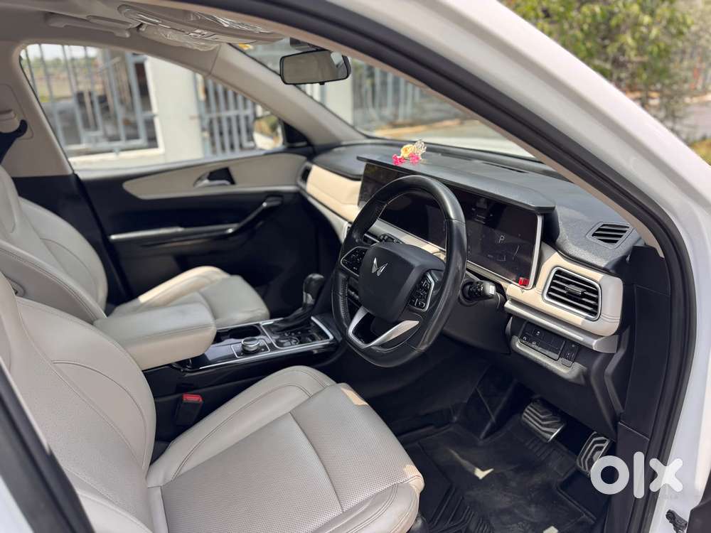 Mahindra Xuv700 2.2 Ax 7 Diesel At Luxury Pack Str, 2022, Diesel