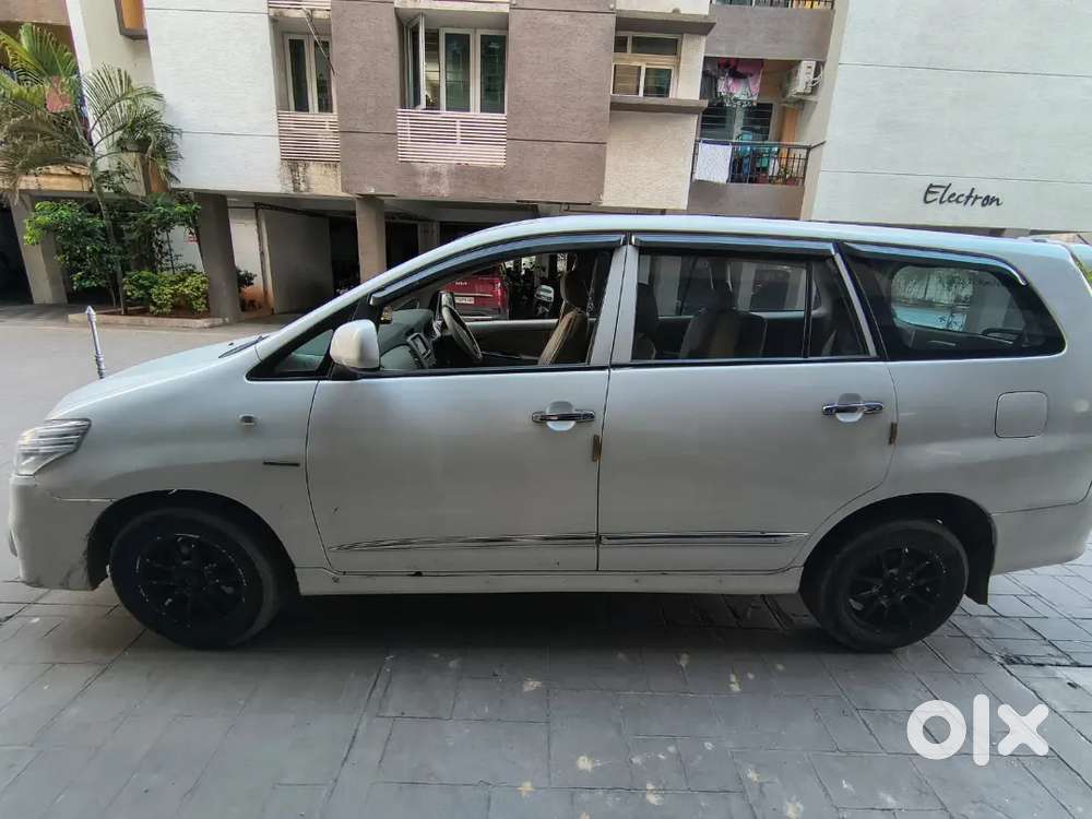 Toyota Innova 2013 Diesel 4th Owner