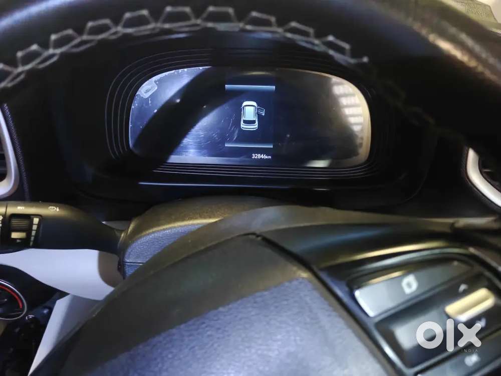 Hyundai Venue 2022 Petrol 34000 Km Driven