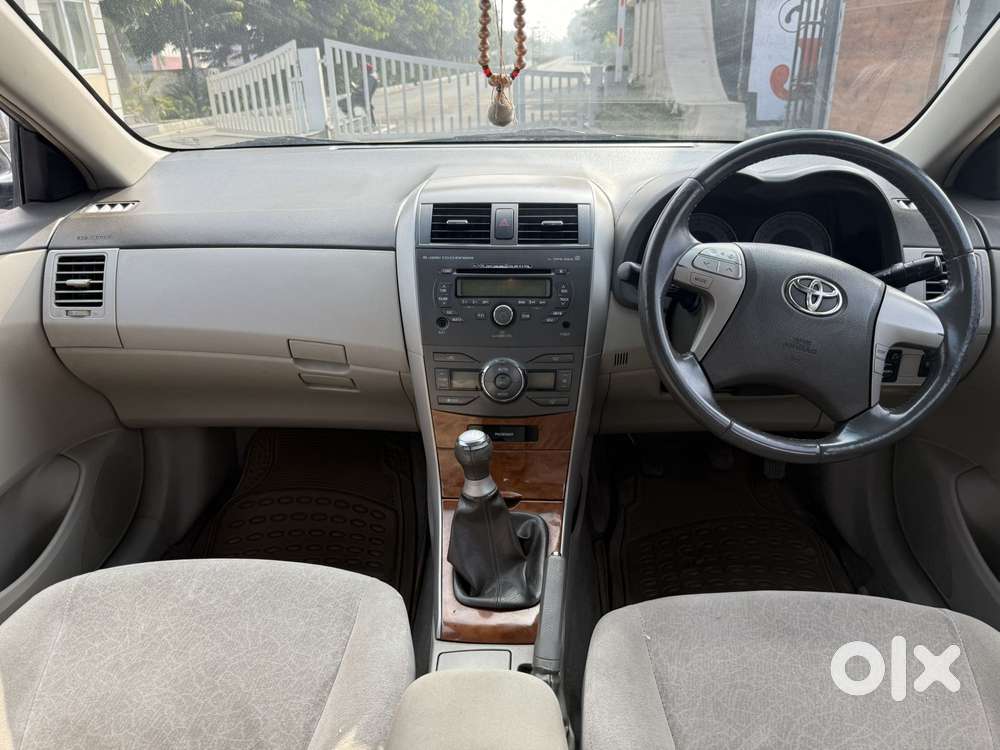 Toyota Corolla Altis 2010-2013 1.8 J, 2010, Petrol
