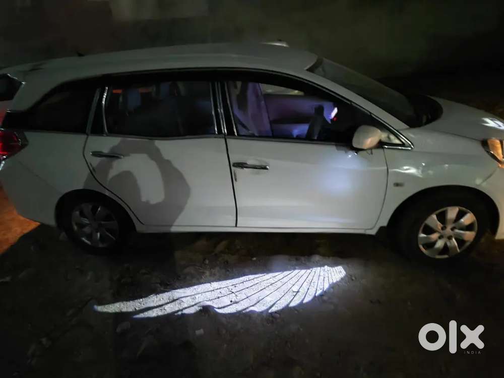 Honda Mobilio S I-vtec 2015 7 Seater Car