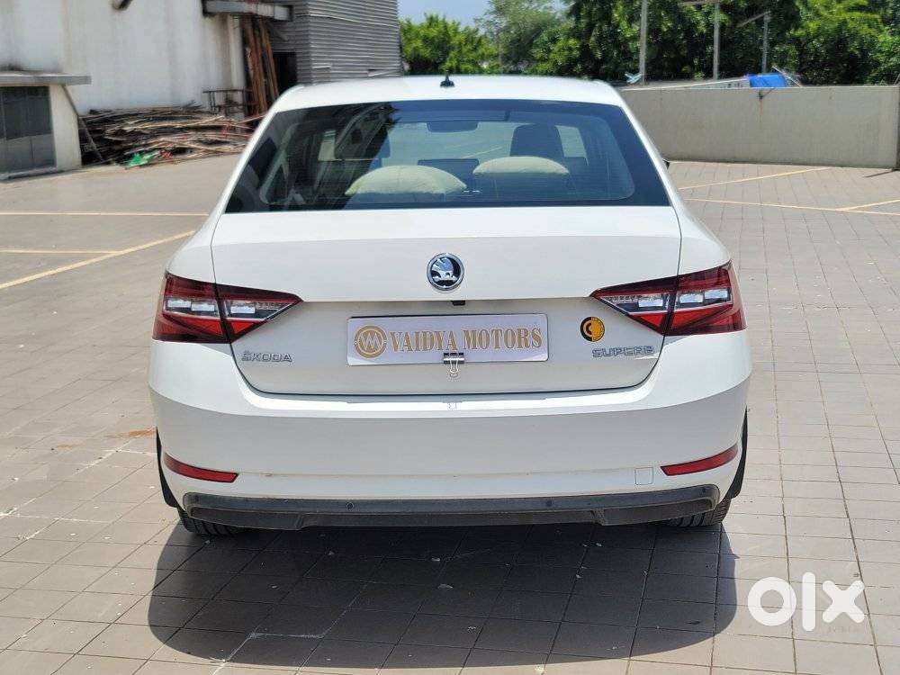 Skoda Superb Style 1.8 Tsi At, 2019, Petrol