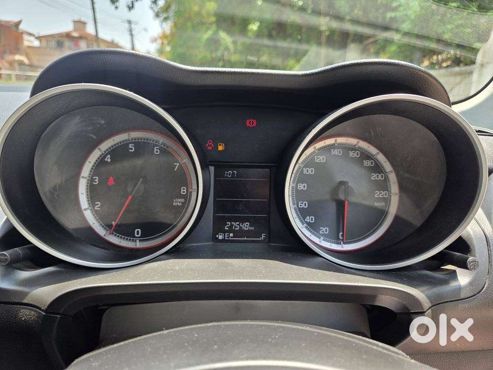 Maruti Suzuki Swift Vxi + Manual, 2022, Petrol