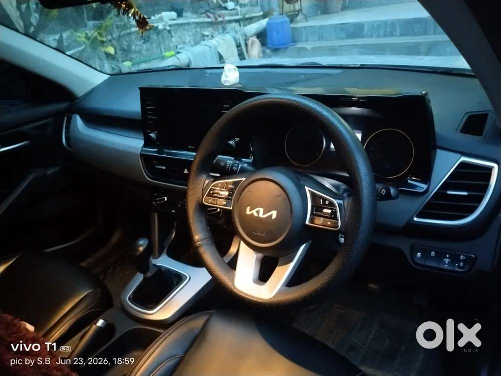 Kia Seltos 2023 Petrol 27000 Km Driven