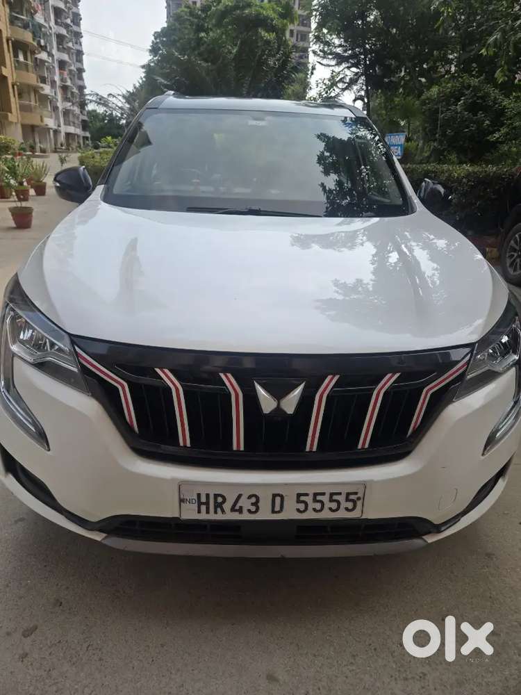 Mahindra Xuv700 Ax5 Petrol Manual 7-seater 2022  ₹3l+ Upgrades