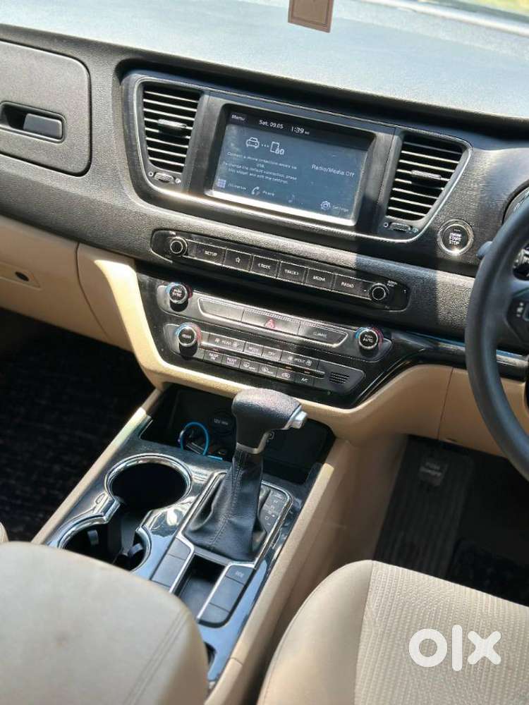 Kia Carnival Premium, 2021, Diesel