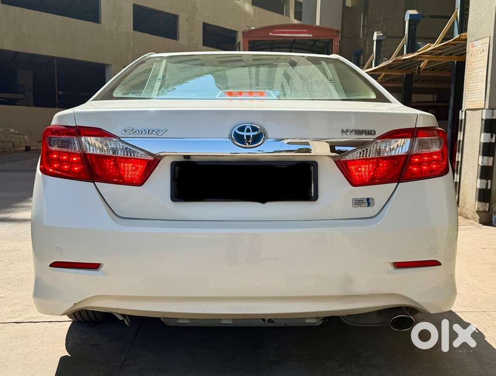 Toyota Camry Hybrid 2013 Pearl White, Well Maintained, 57200 Km Driven
