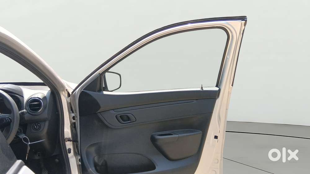 Renault Kwid 1.0 Rxt Amt, 2023, Petrol