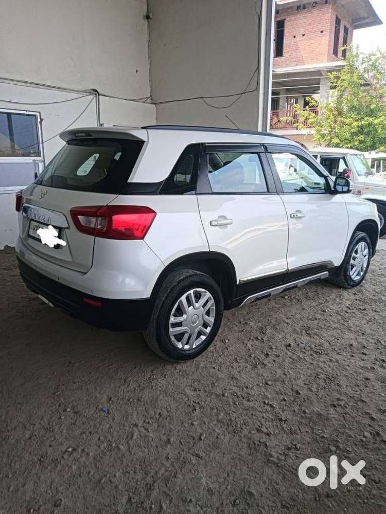 Maruti Suzuki Brezza Vxi At, 2022, Petrol