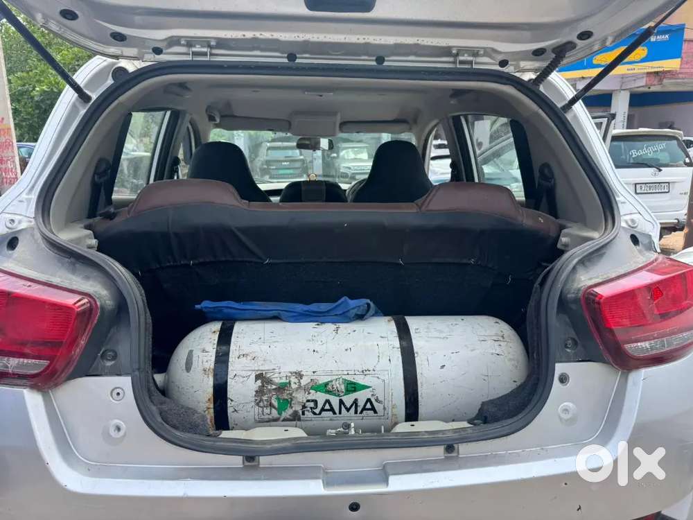Mahindra Kuv 100 2017