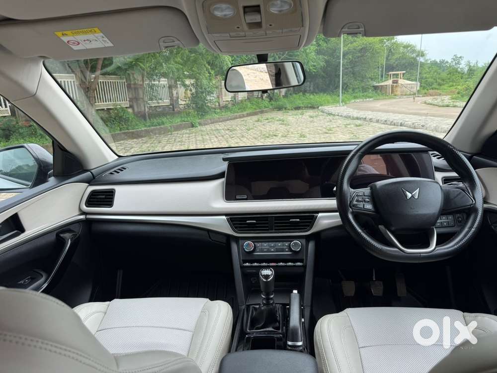 Mahindra Xuv700 2023 Diesel Well Maintained