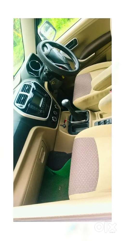 Mahindra Tuv 300 2016