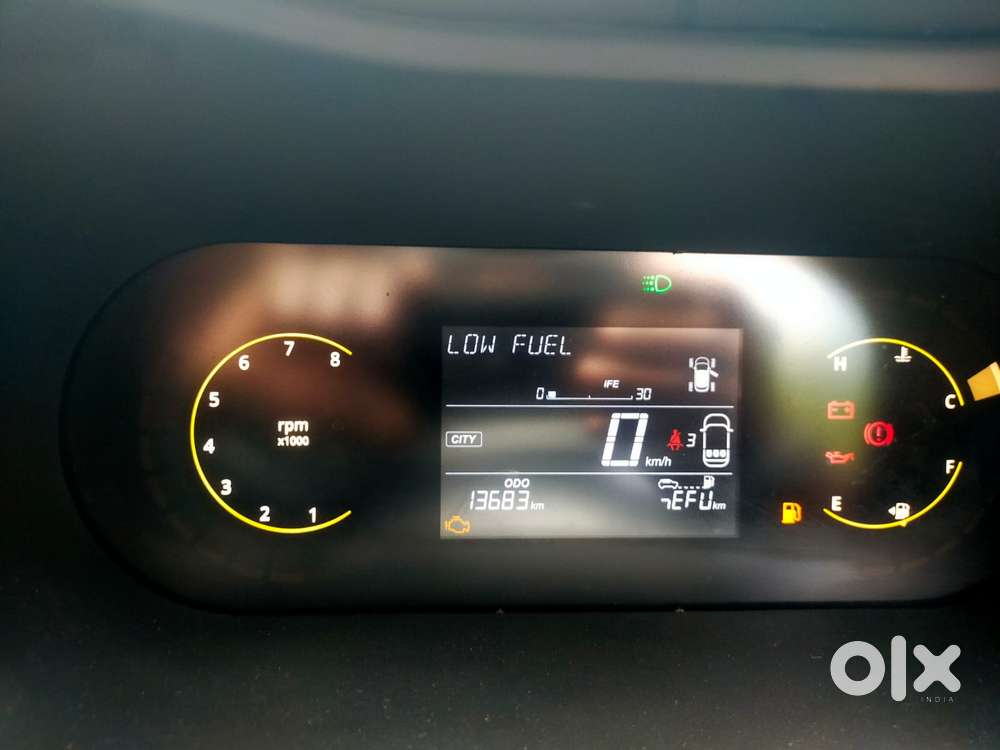 Tata Nexon Pure 1.2 Revotron Petrol 6 Mt, 2025, Petrol