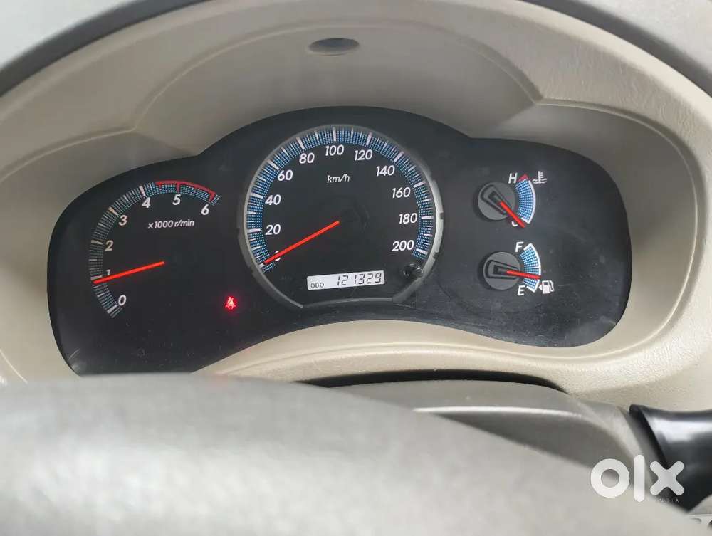 Toyota Innova 2.5 V 2012
