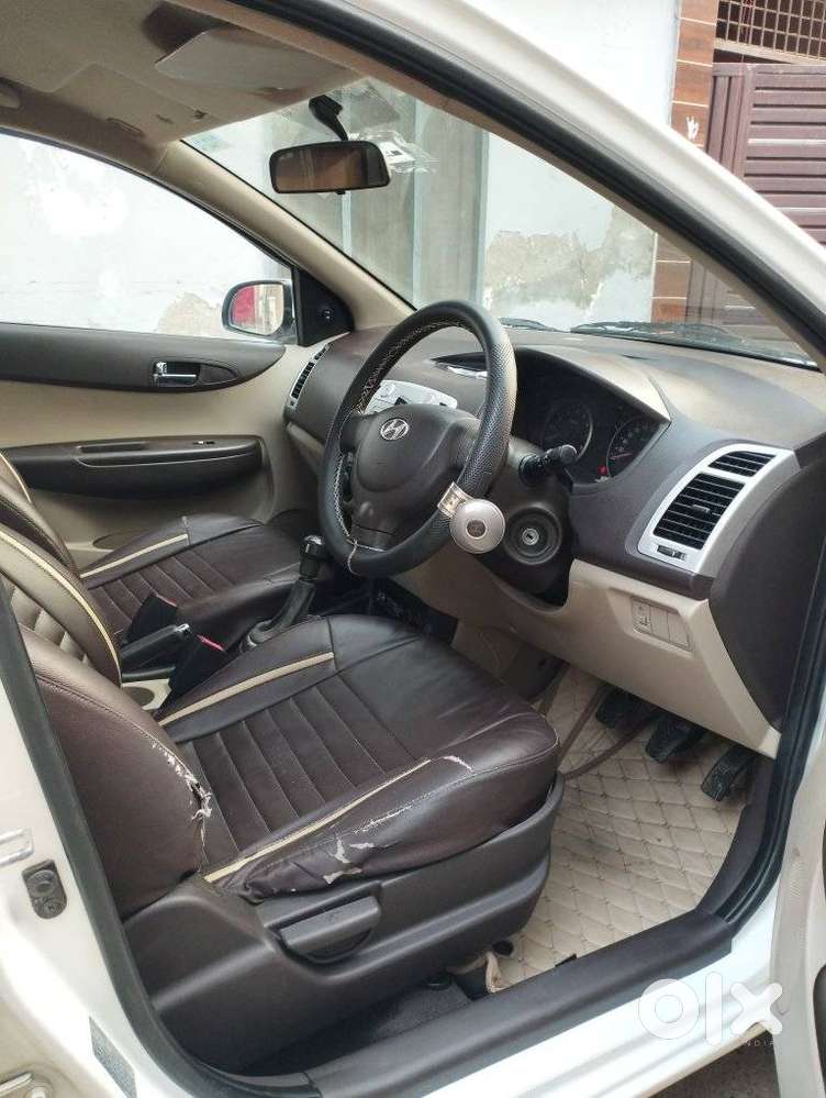Hyundai I20 Petrol Cvt Magna Executive, 2010, Petrol